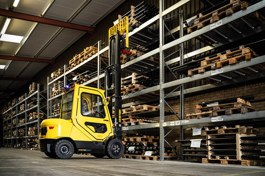Hyster J2.5-3.5XTLG: il carrello elevatore elettrico al litio per applicazioni interne ed esterne